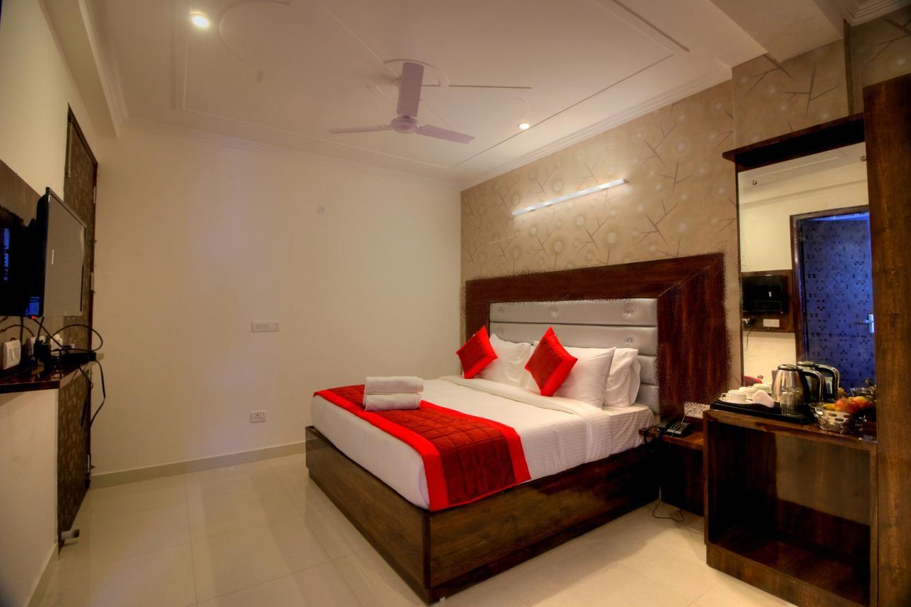 Airport Hotel Ark Of Avalon New Delhi Exterior foto