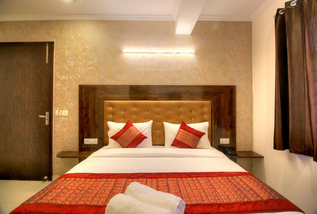 Airport Hotel Ark Of Avalon New Delhi Exterior foto