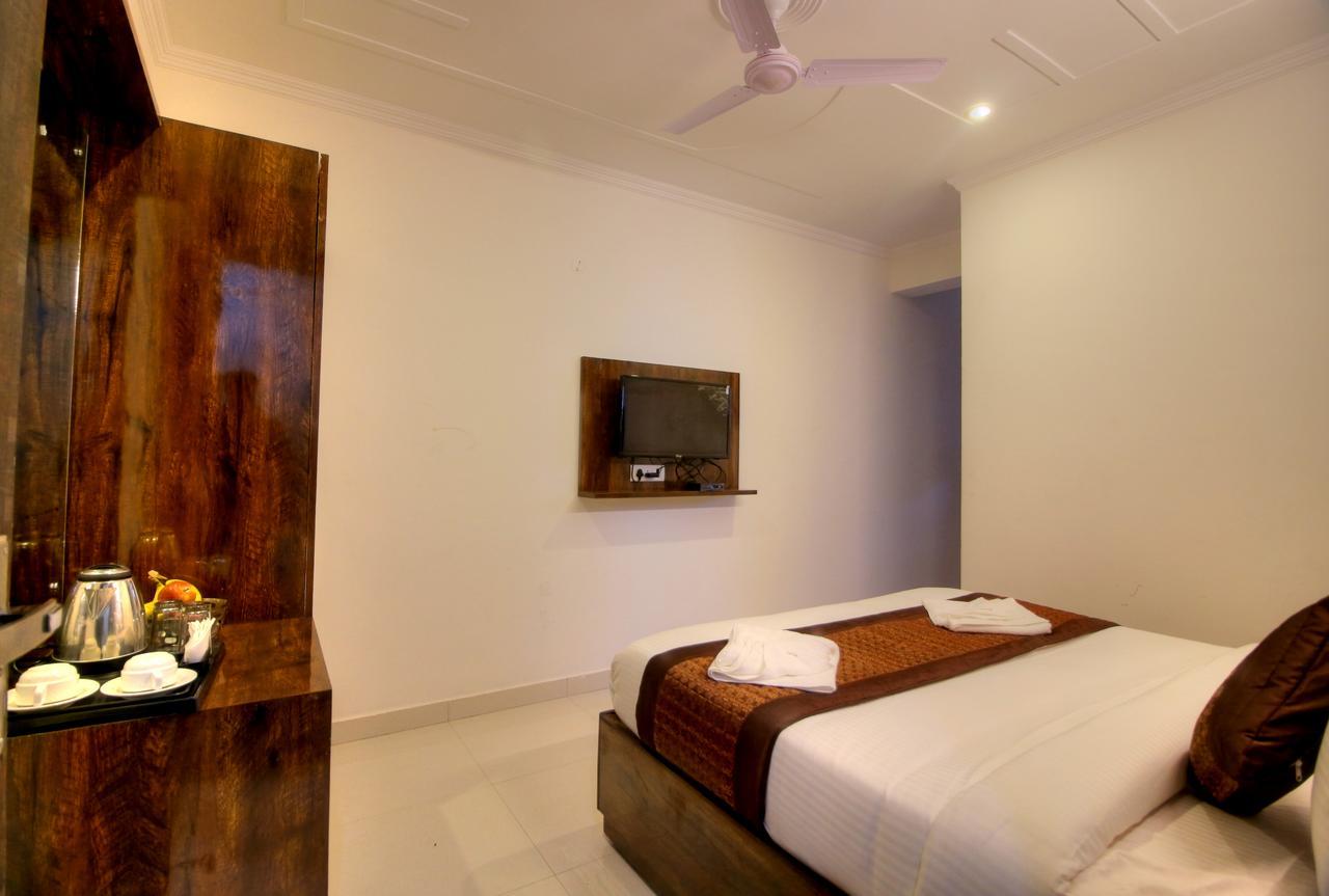 Airport Hotel Ark Of Avalon New Delhi Exterior foto
