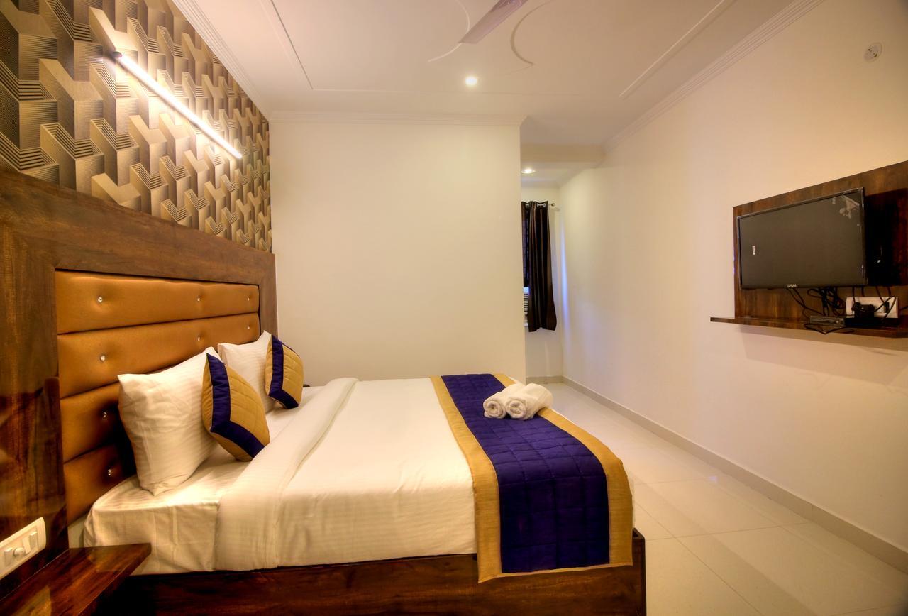 Airport Hotel Ark Of Avalon New Delhi Exterior foto