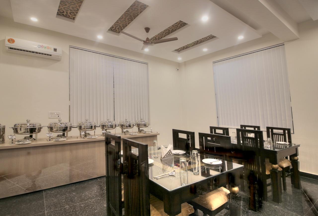 Airport Hotel Ark Of Avalon New Delhi Exterior foto